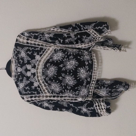 Ember Black and Tan Lace Bohemian Bolero - Picture 6 of 6